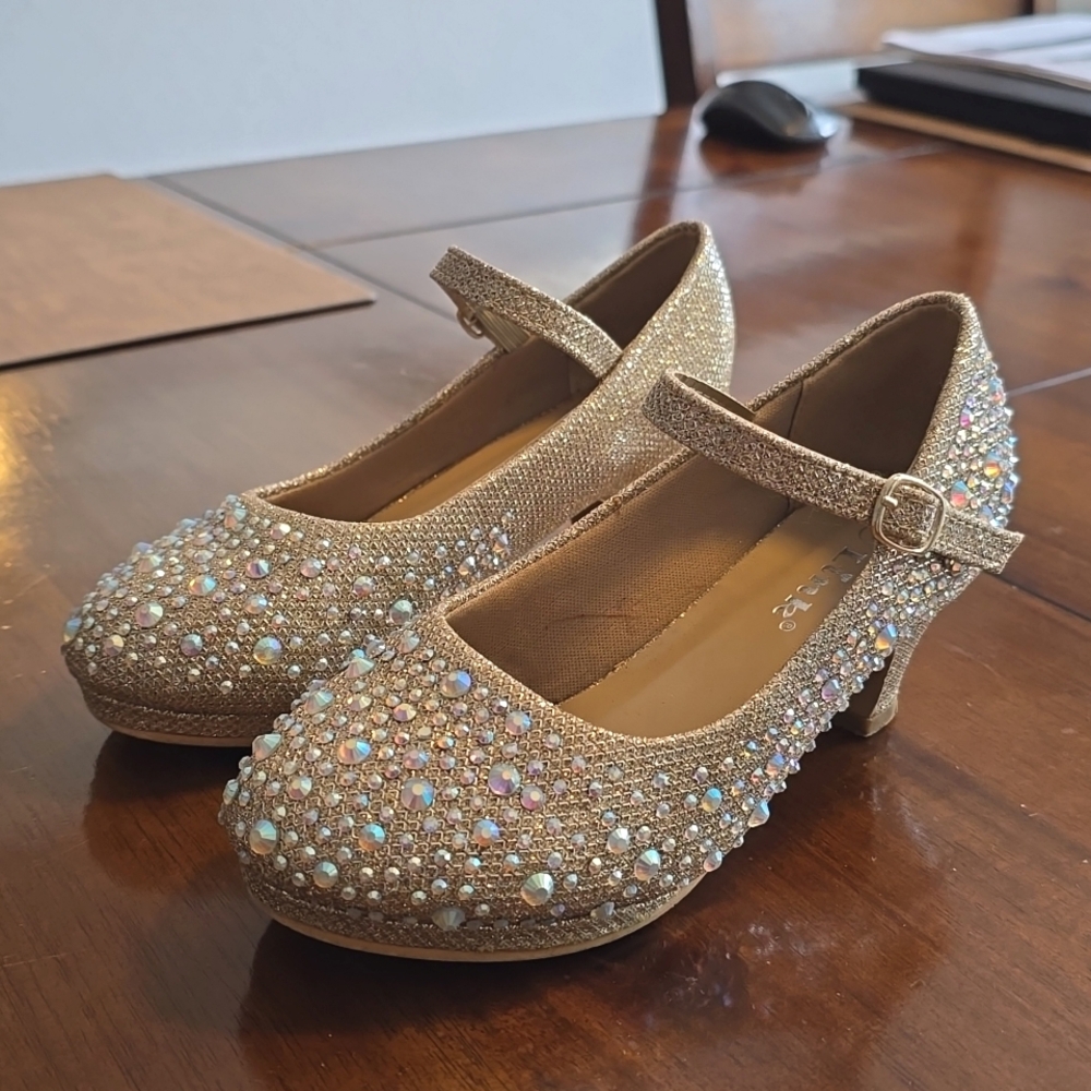Champagne color size 1Y heels